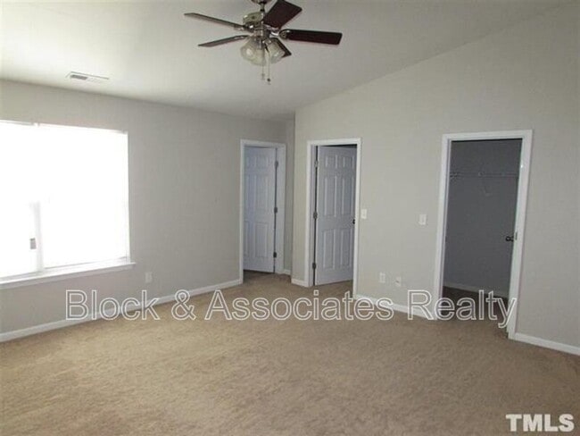 Building Photo - 14411 Hamletville St