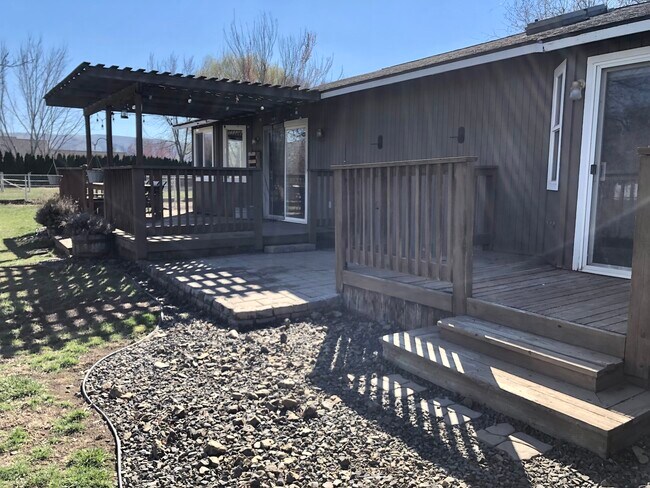 Building Photo - 2705 S 79th Ave