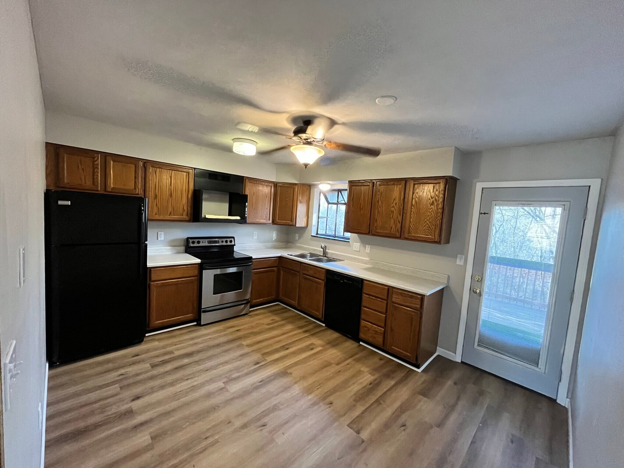 Kitchen - 880 Lester Ave