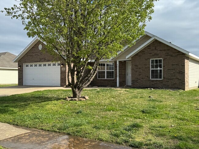 Primary Photo - 975 Raspberry St