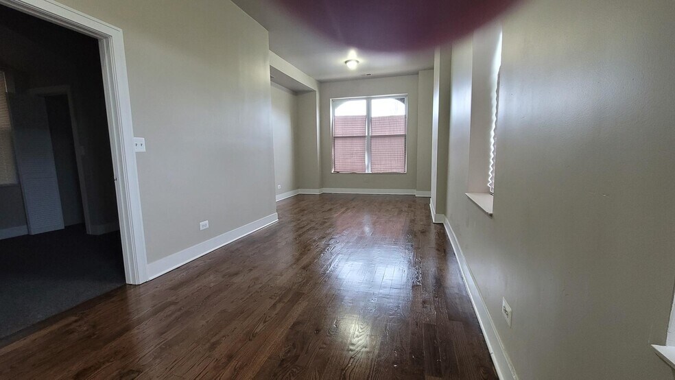 Building Photo - 1656 S Hamlin Ave