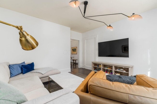 Building Photo - 745 Mohawk St