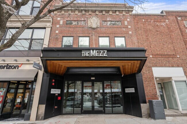Building Photo - 420 W Broadway