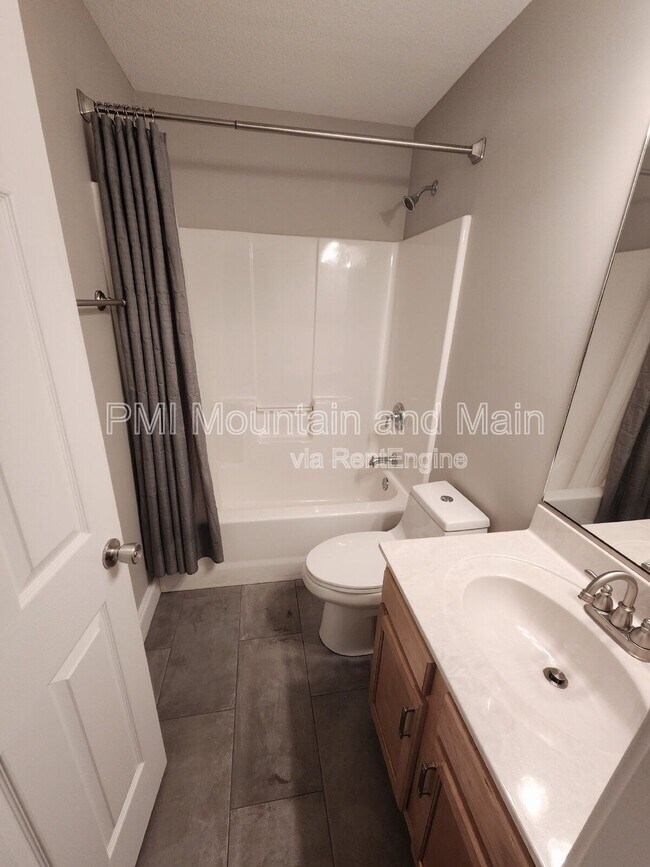 Building Photo - 50 Winterwind Dr