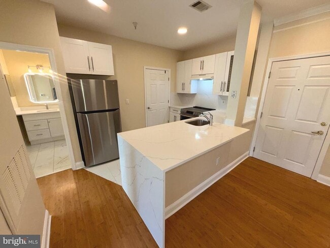 Building Photo - 1571 Spring Gate Dr.
