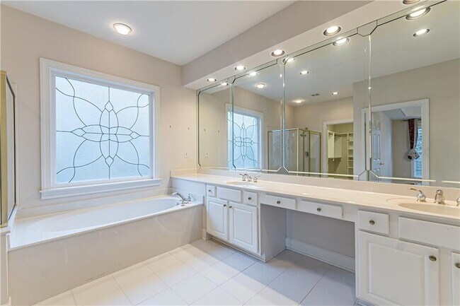 Building Photo - 1525 Broadhempston Ct