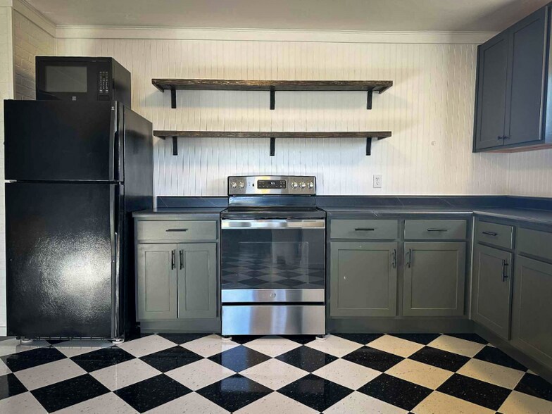 Building Photo - 1606 Indian Creek Frontage Rd