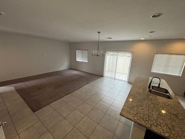 Building Photo - Beautiful Gated 3-Bed, 2.5-Bath Townhome in North Las Vegas!