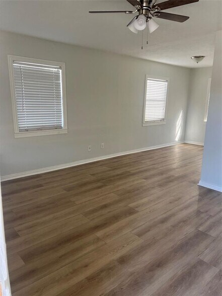 Building Photo - 4113 McCart Ave