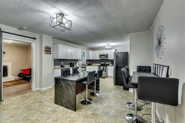 Building Photo - 3482 Scenic Dr