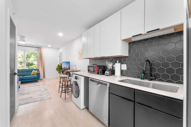 Building Photo - 513 Pecan Grove Rd