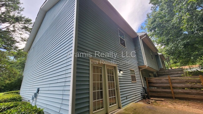 Building Photo - 2326 Highpoint Rd