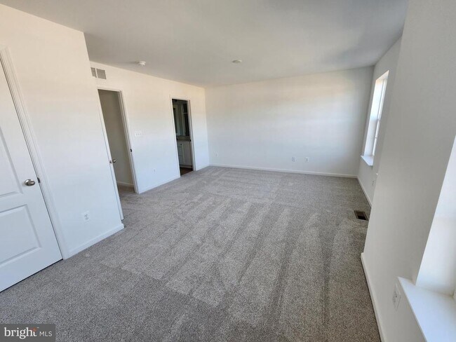 Building Photo - 437 Hillsdale Pl