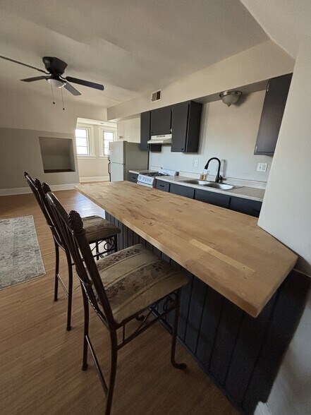 Building Photo - 215 S Aiken Ave