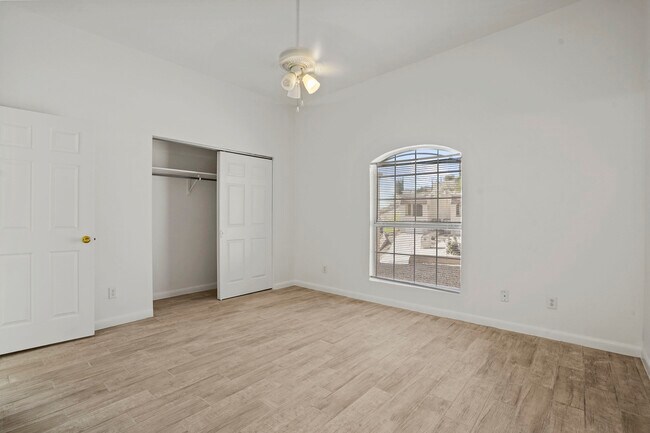 Building Photo - 408 Irondale Dr