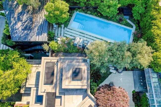 Building Photo - 162 Throckmorton Ave