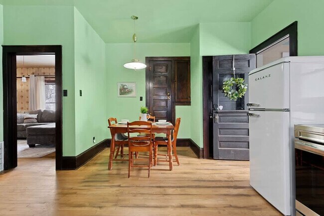 Building Photo - 100 W Main St