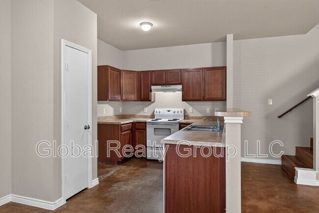 Building Photo - 7802 Kingsbury Way