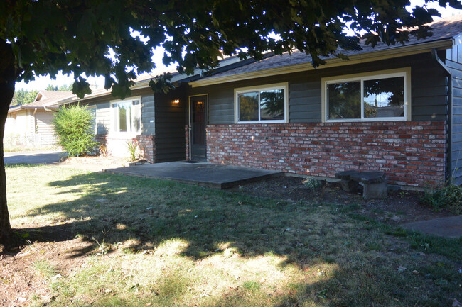 Building Photo - 5809 NE 91st Ave