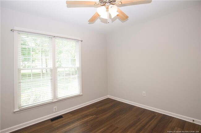 Building Photo - 184 Olde Farm Rd