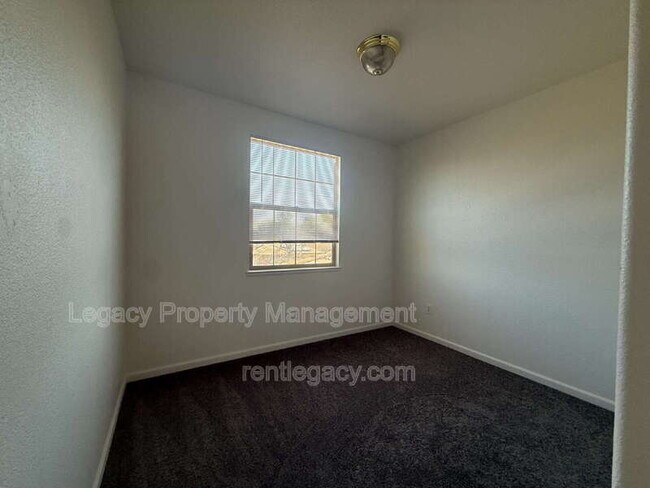 Building Photo - 4312 Accordion Wy