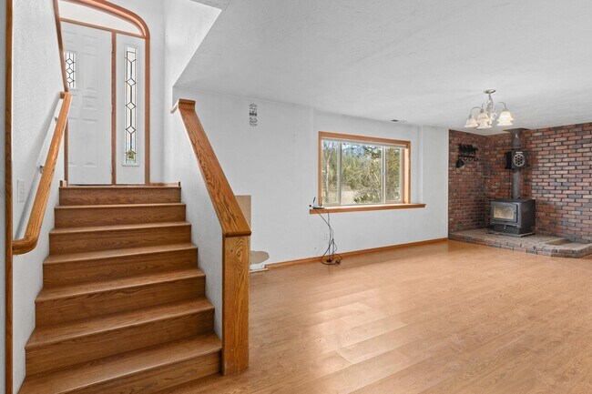 Building Photo - 2829 Cottonwood Creek Rd