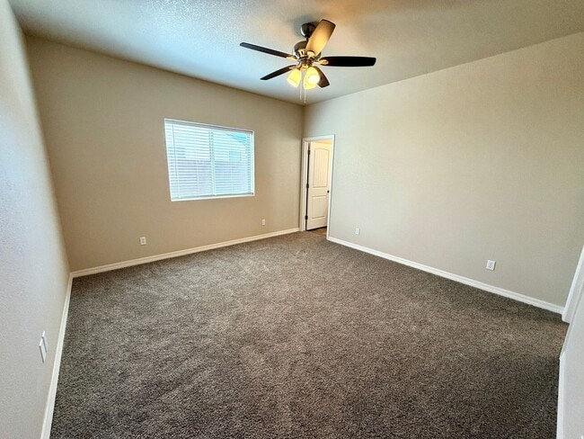 Building Photo - 3774 Meadowbrook Ln