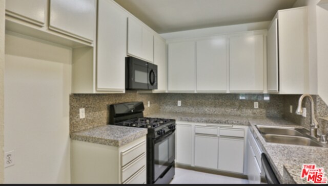 Building Photo - 2222 Beachwood Dr