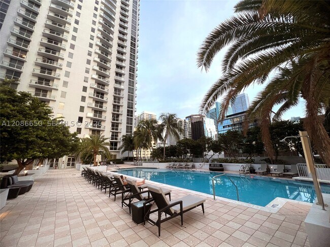 Building Photo - 1060 Brickell Ave