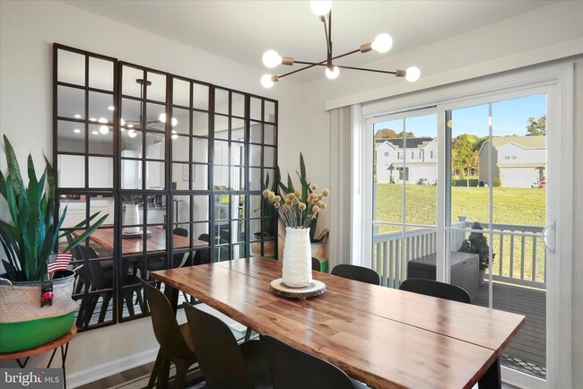 Building Photo - 206 Spring Pl