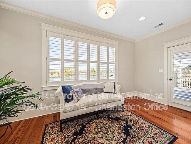 Building Photo - 1597 Rivertowne Country Club Dr