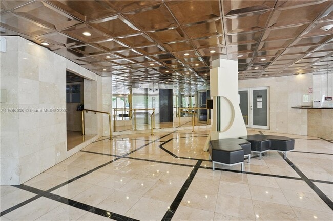 Building Photo - 1881 Washington Ave