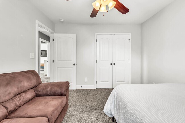 Building Photo - 505 Sourwood Dr