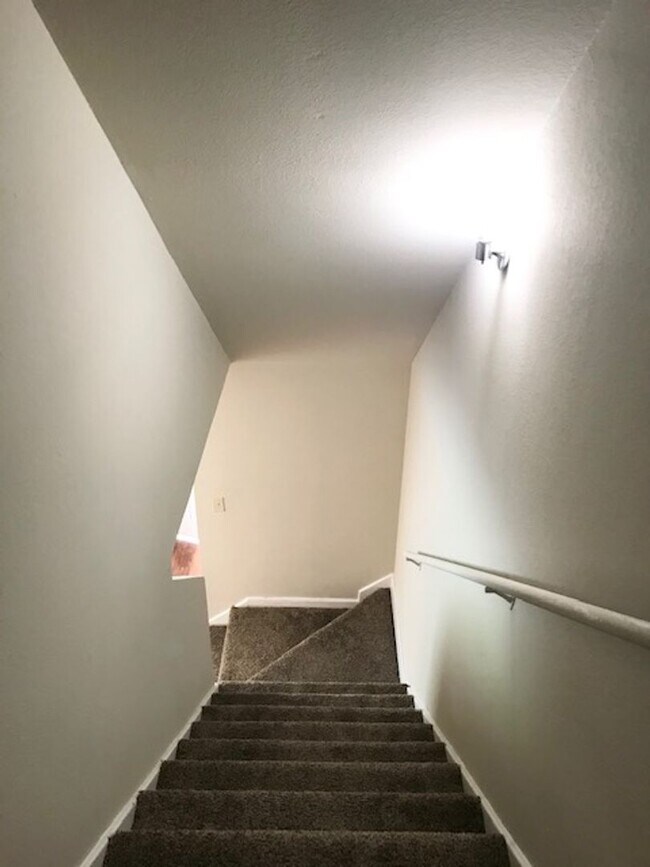 Building Photo - 2 Story townhome in Moody, Texas.