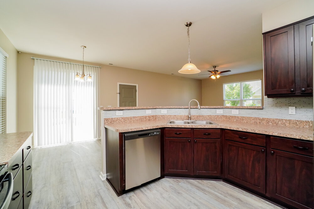 Building Photo - 682 Penn St