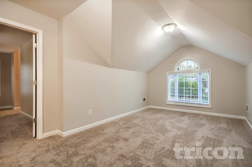 Building Photo - 2485 Highland Golf Course Cir SE