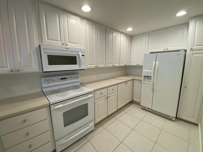 Building Photo - 7803 Bergamo Ave