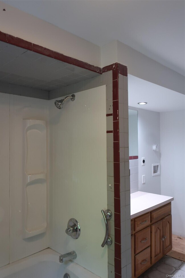 Building Photo - 9 Conklin Ln