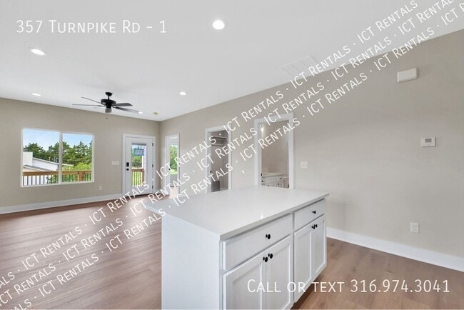 Building Photo - 357 Turnpike Rd