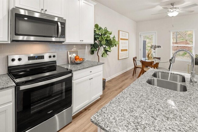 Building Photo - 4285 Notting Hill Dr SW