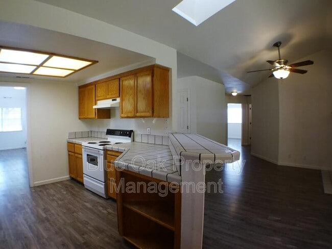 Building Photo - 54 Glenshire Ln