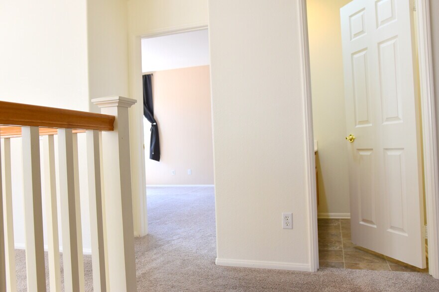 Building Photo - 25841 Silva Ct