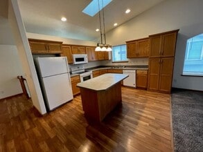 Building Photo - 1214 37th Ave S