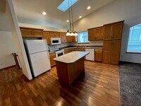 Building Photo - 1214 37th Ave S