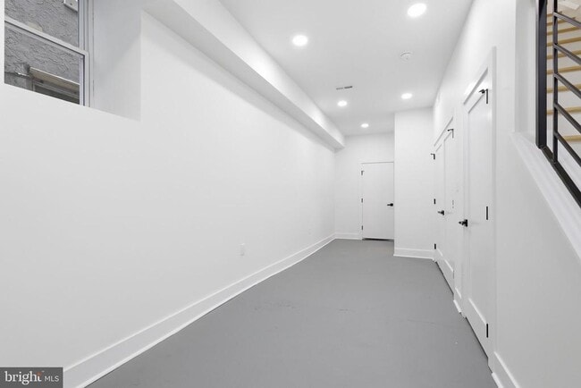 Building Photo - 147 Jones St