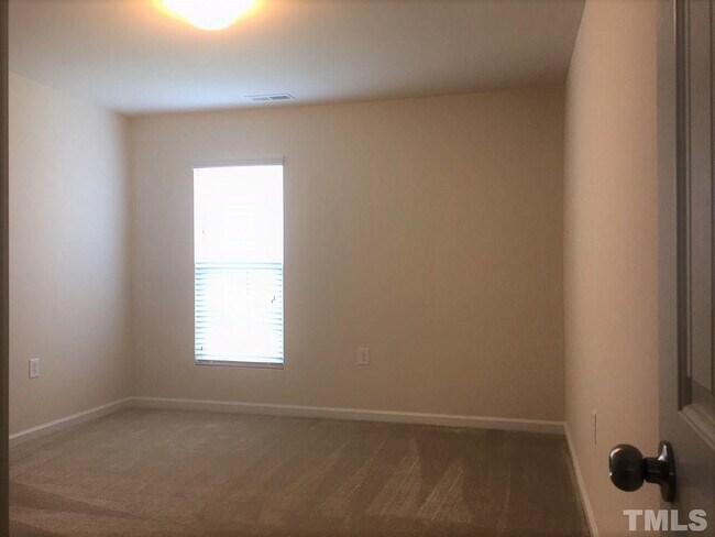 Building Photo - 1023 Saffron Loop
