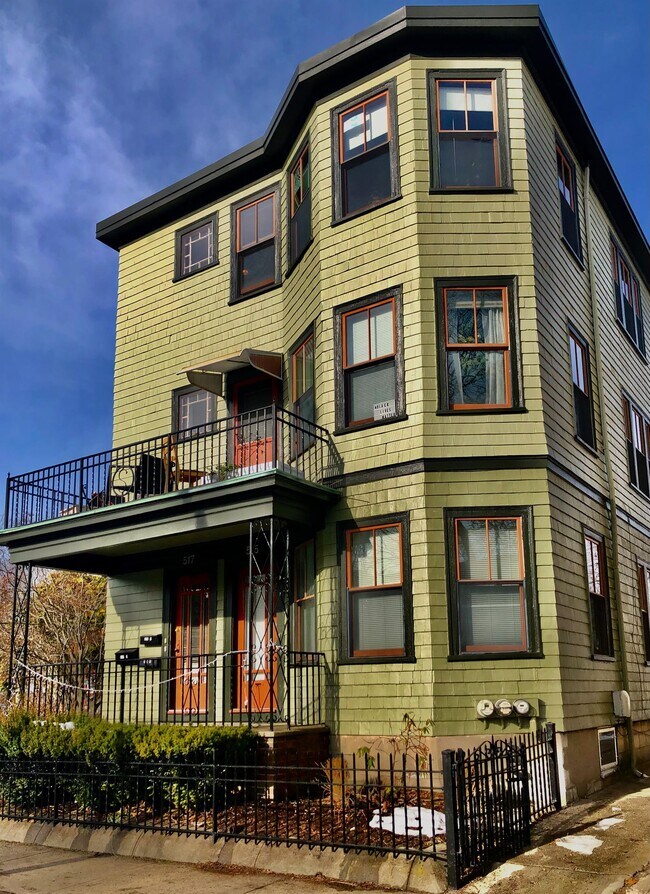 Building Photo - 515 Broadway