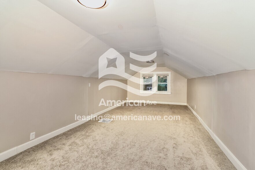 Building Photo - 125 N 39th St
