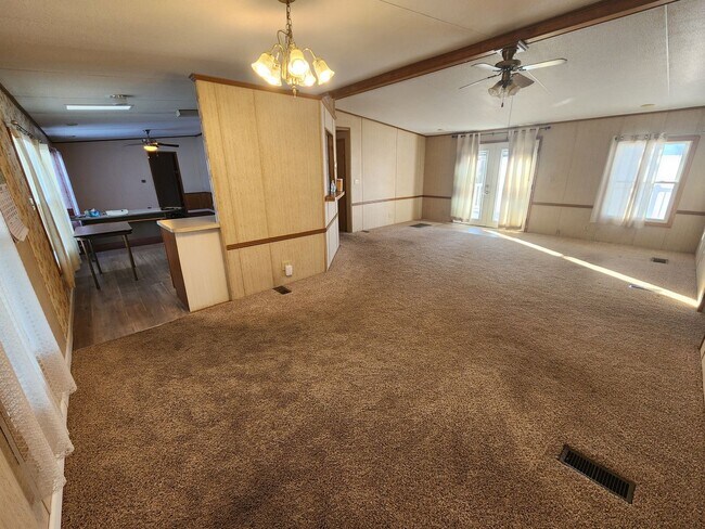 Building Photo - Wonderful County Home