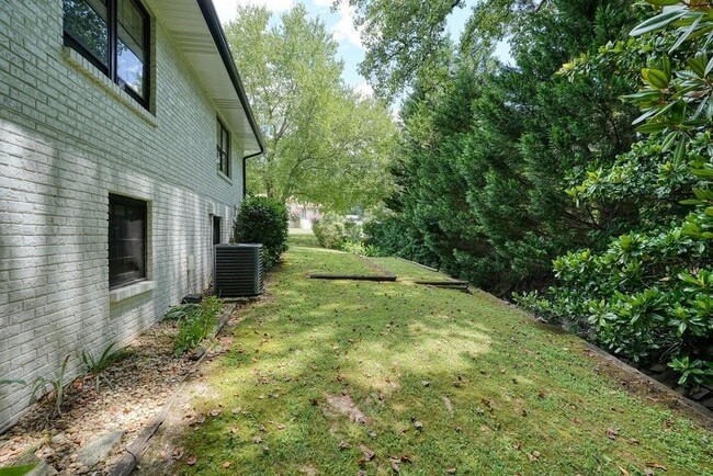 Building Photo - 1524 Brompton Ct